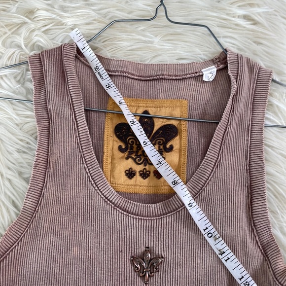 Royal plush tan beige ribbed sleeveless scoop neck tank top metal hardware logo - Picture 16 of 17